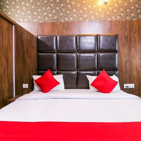 Oyo 6908 Hotel Royal City Āzamgarh Esterno foto