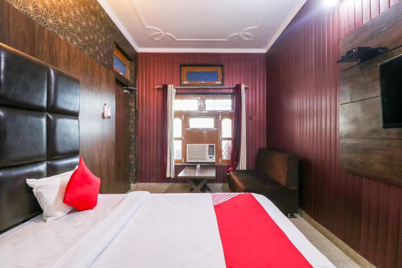 Oyo 6908 Hotel Royal City Āzamgarh Esterno foto