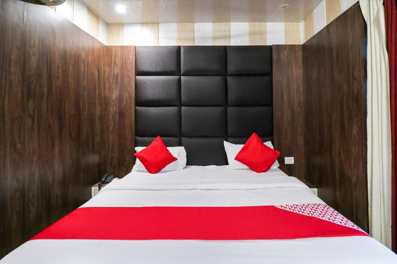 Oyo 6908 Hotel Royal City Āzamgarh Esterno foto