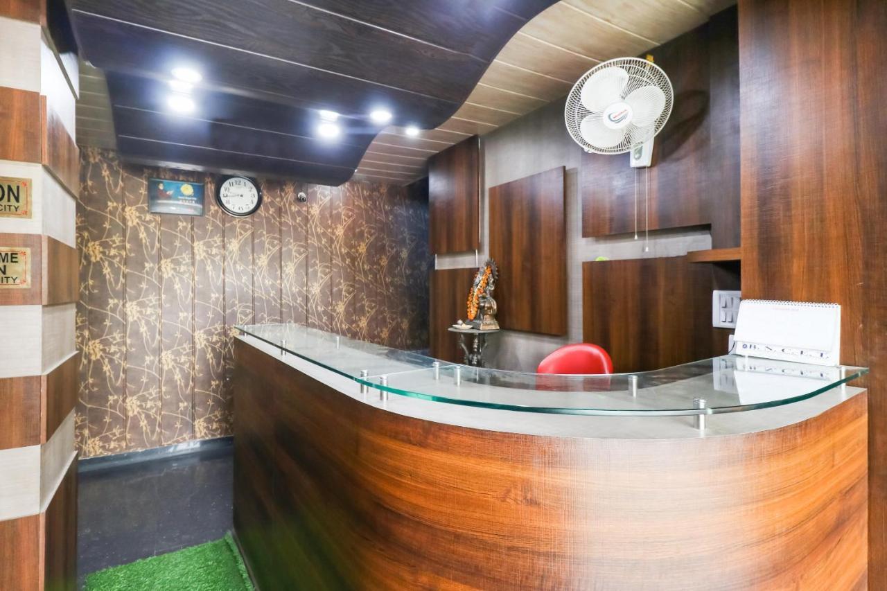 Oyo 6908 Hotel Royal City Āzamgarh Esterno foto
