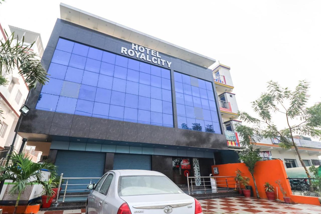 Oyo 6908 Hotel Royal City Āzamgarh Esterno foto